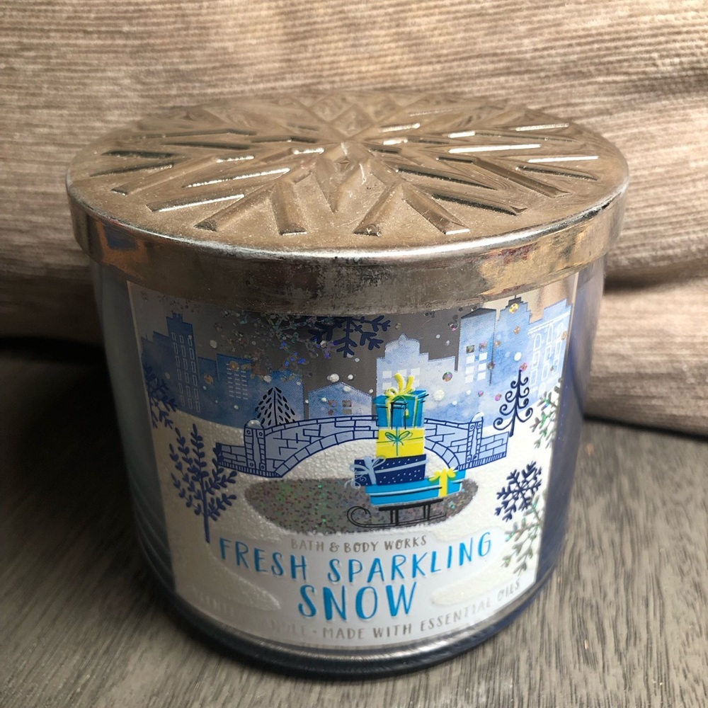 Bath & Body Works NEW Fresh Sparkling Snow 3 wick candle.
